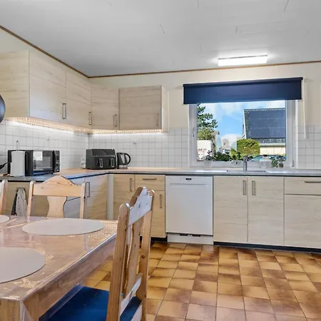 Dom wakacyjny Benedikt - 150m From The Sea By Interhome