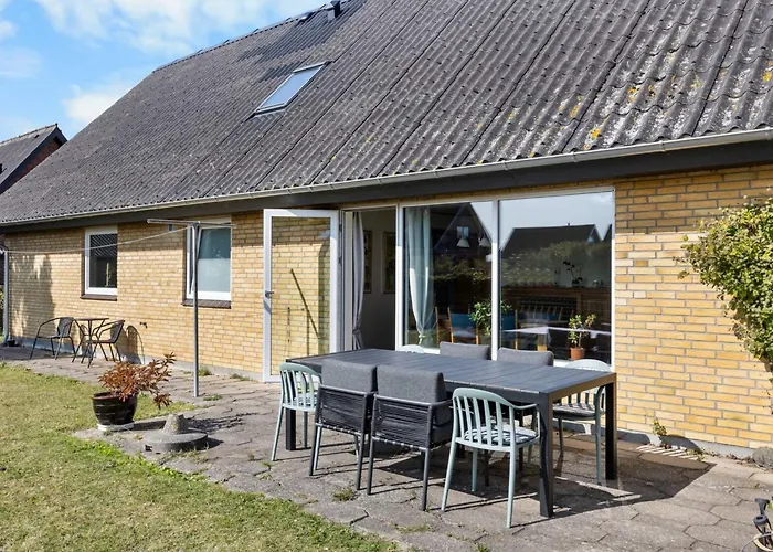 Benedikt - 150m From The Sea By Interhome